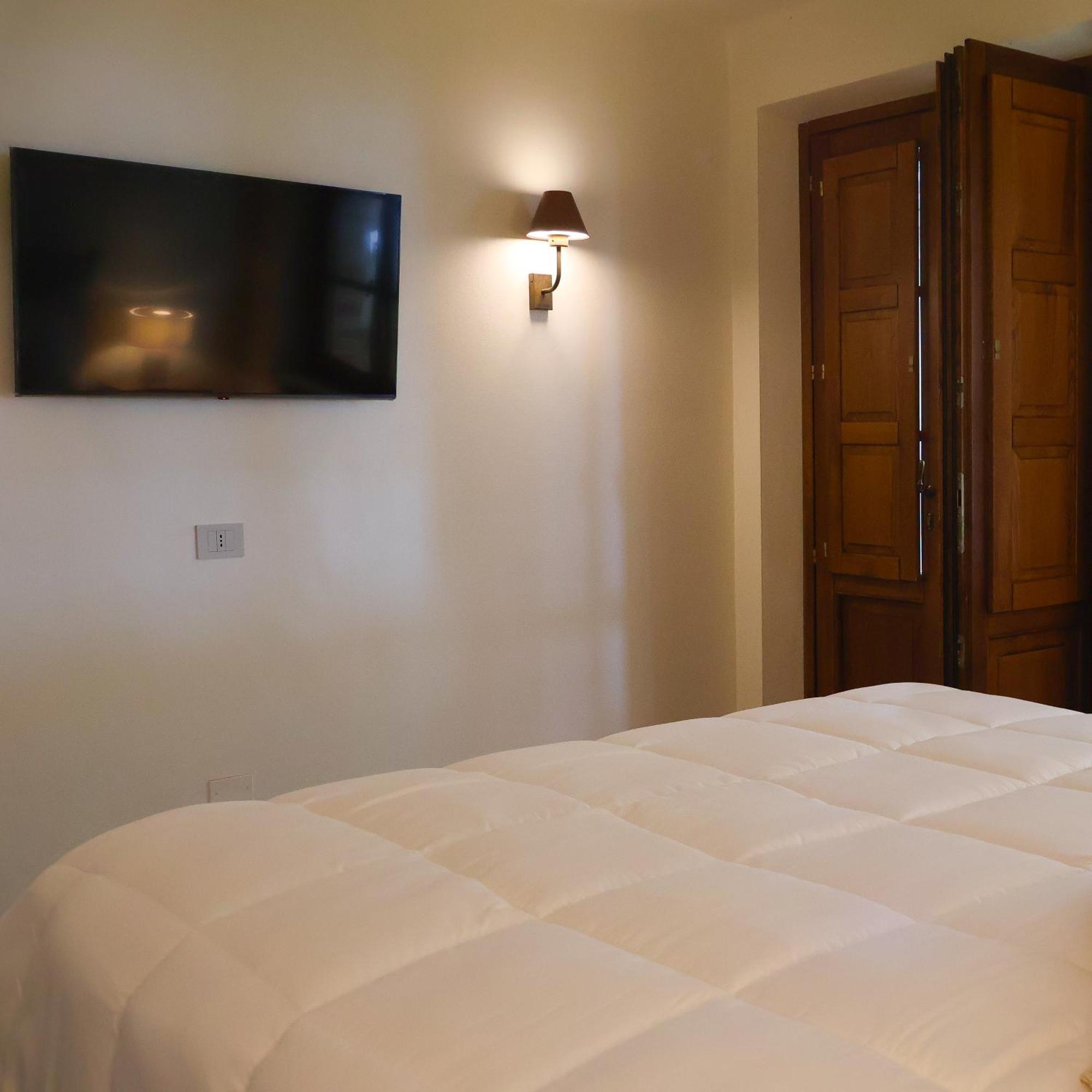 Poggio Paradiso Resort & Spa Montefollonico Exterior foto