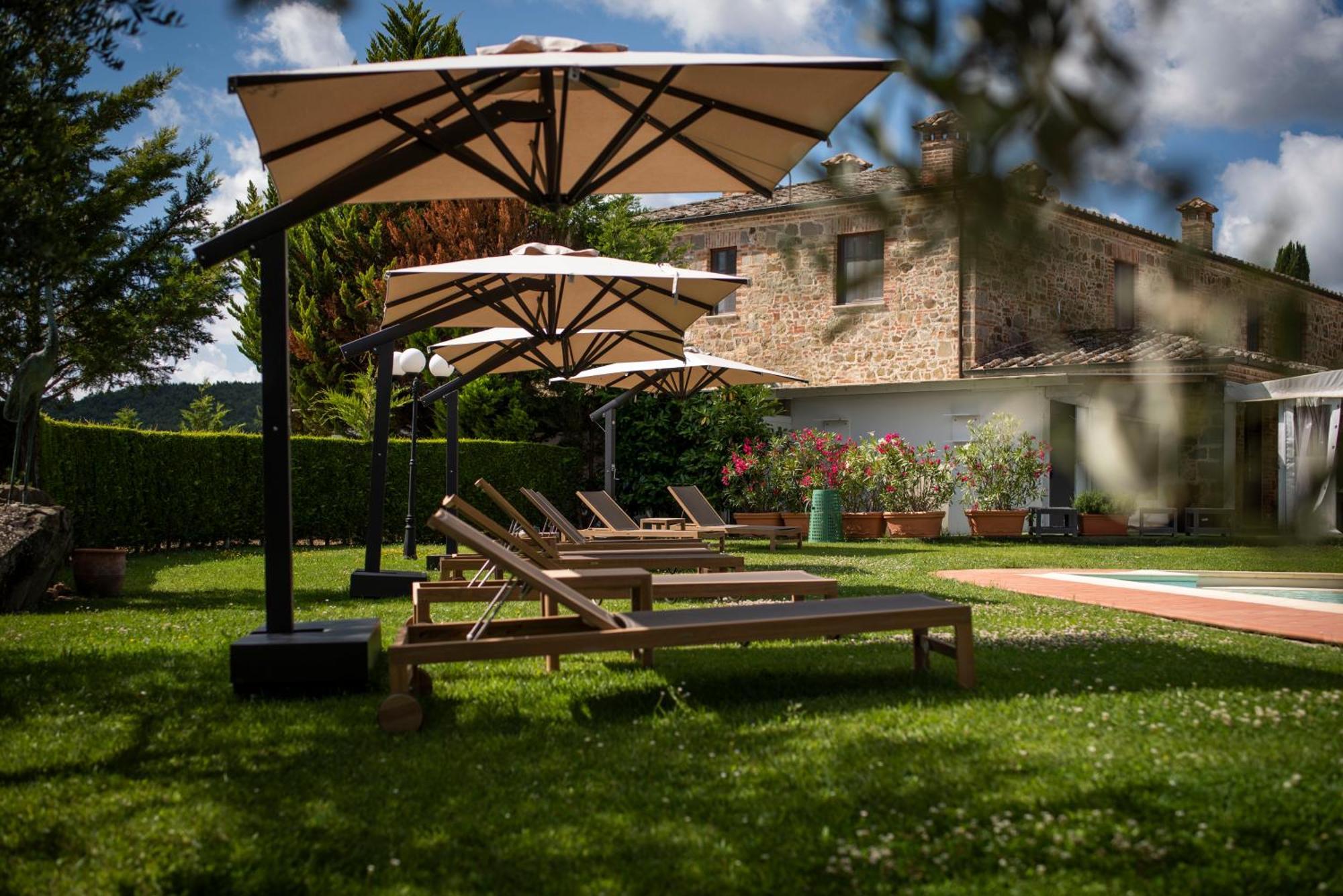Poggio Paradiso Resort & Spa Montefollonico Exterior foto