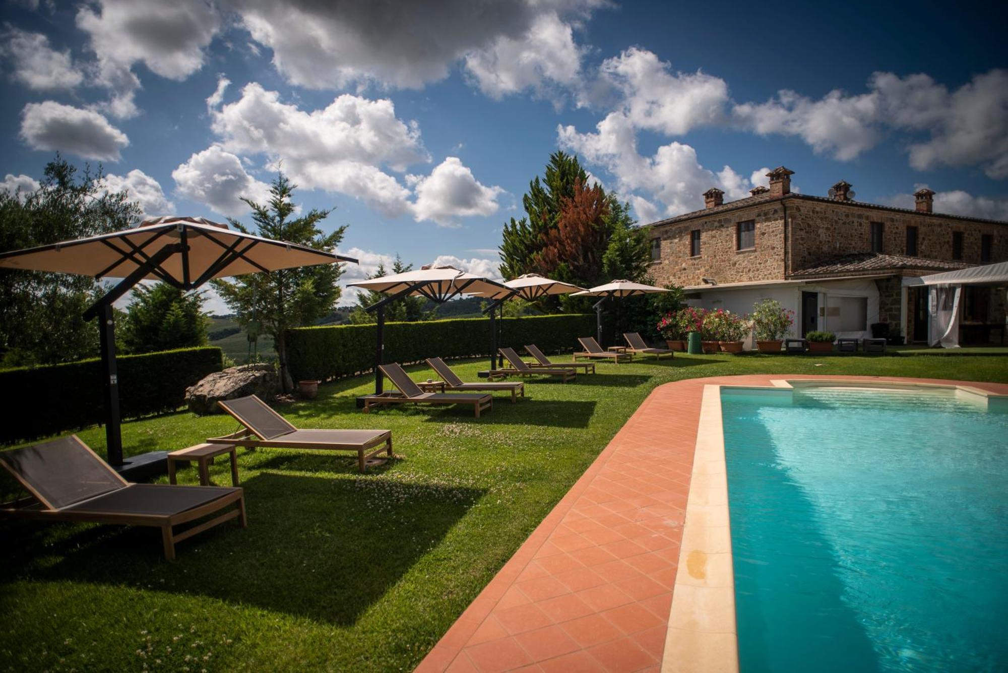 Poggio Paradiso Resort & Spa Montefollonico Exterior foto
