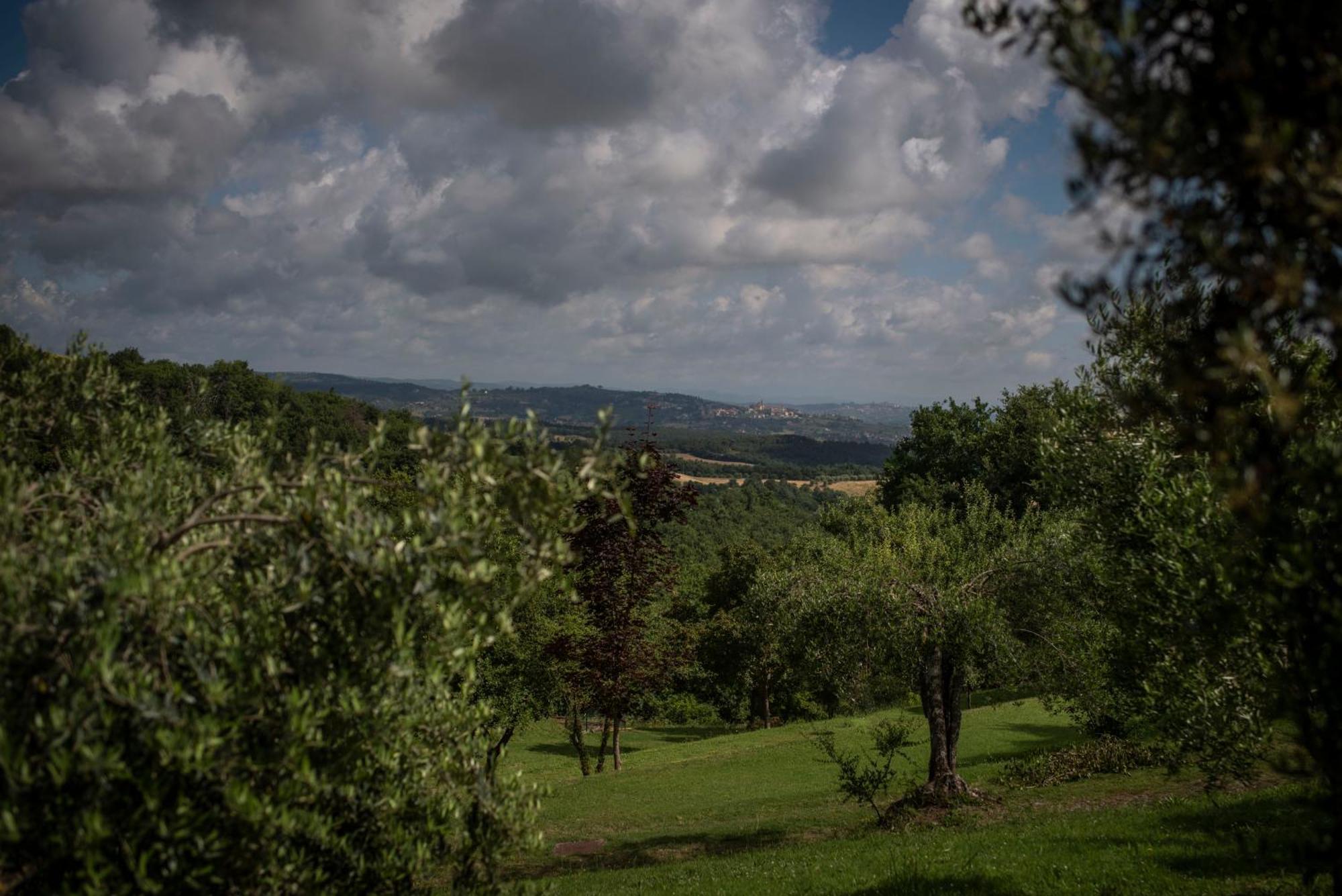 Poggio Paradiso Resort & Spa Montefollonico Exterior foto